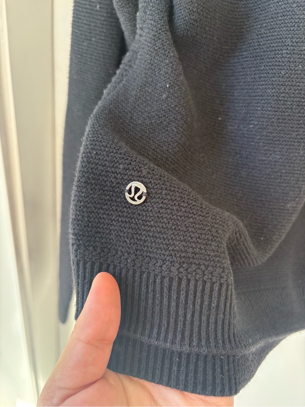 Lululemon Cropped Black Knit Sweater Size 4 - Picture 4 of 4